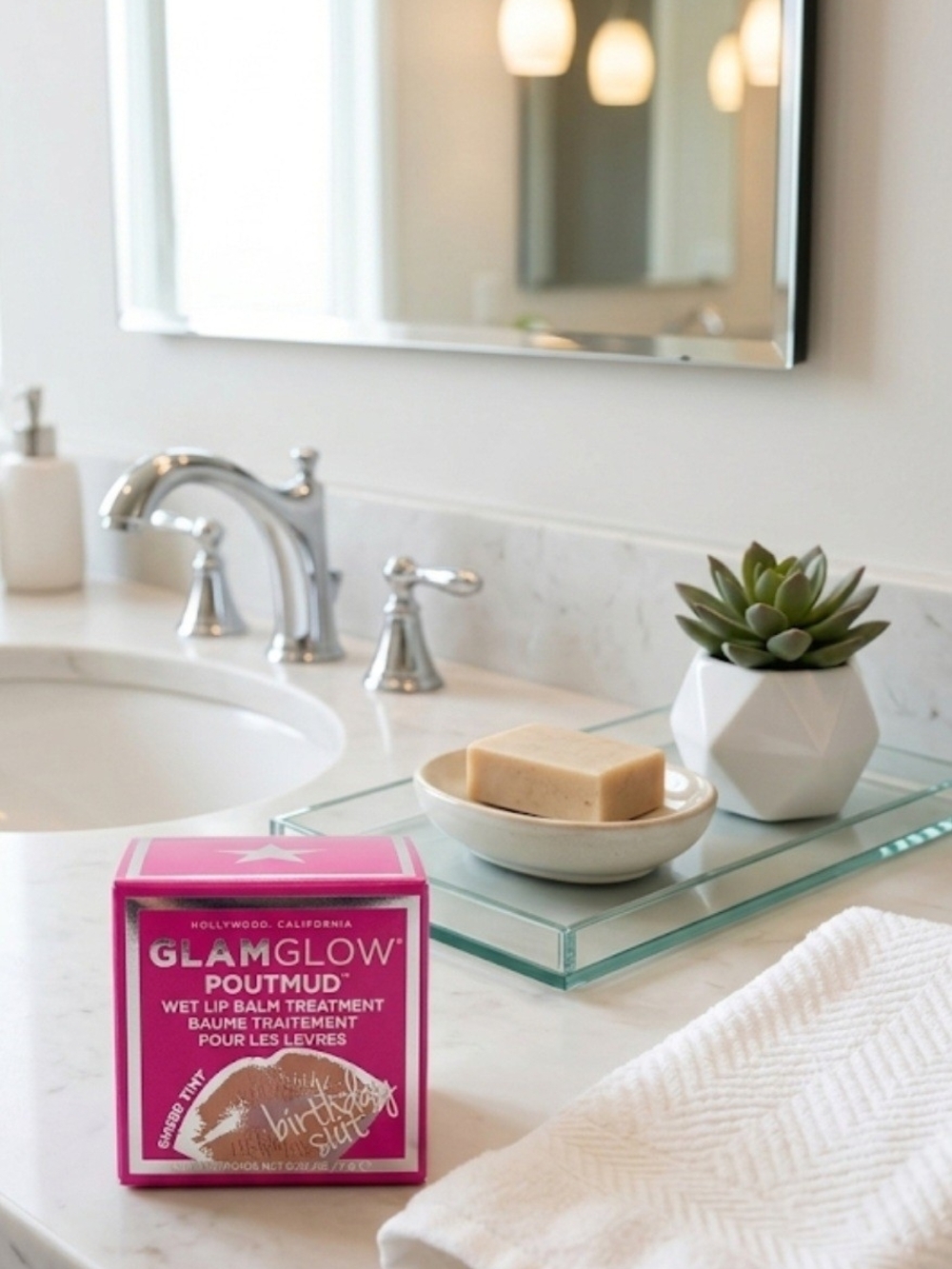 GLAMGLOW POUTMUD BIRTHDAY SUIT